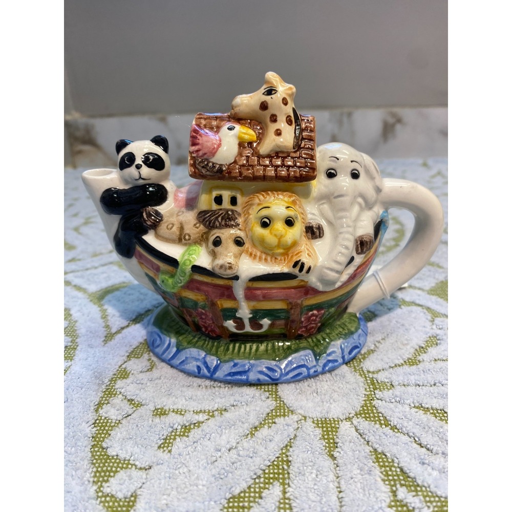 Noah"s Ark Mini Teapot Cardinal Inc With Lid Figurine Ceramic Porcelain NWOT!